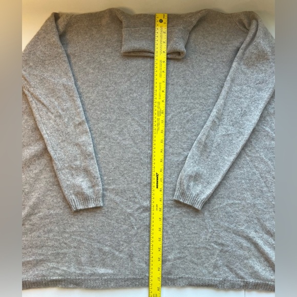 Cashmere Elegant Beige Poncho Turtleneck - Picture 11 of 13